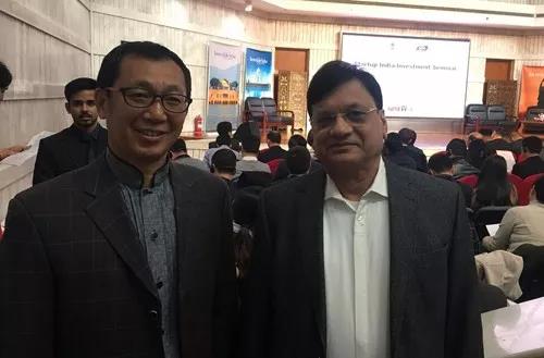 ZVCA會長（左一）與Mahendra Swarup先生合影（一）.jpg