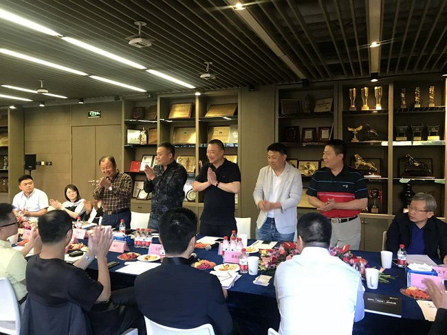 弘高創(chuàng)意 何寧會長-1.jpg