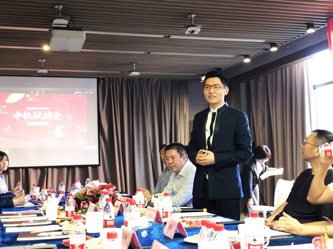 圣行集團(tuán) 袁會長-1.jpg